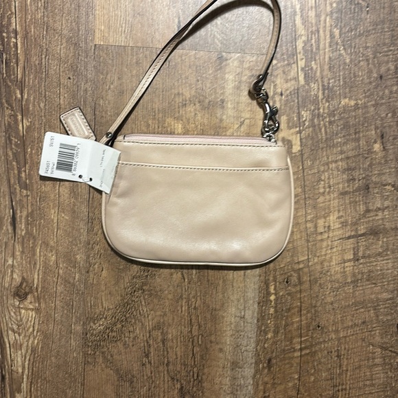 NWT Coach Leather Wristlet F45651 - Picture 2 of 3